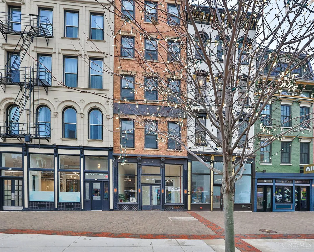 15 E Court St - Photo 2 of 20