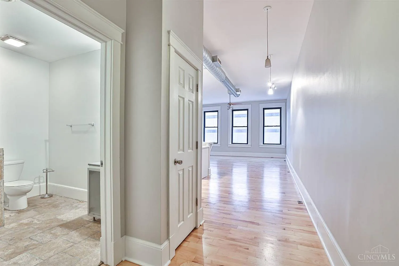 15 E Court St - Photo 3 of 20