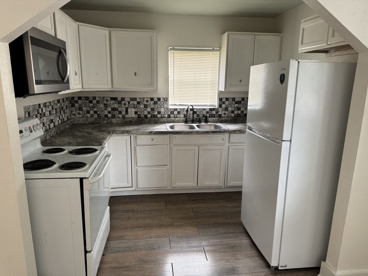 14 Marie Dr - Photo 2 of 11