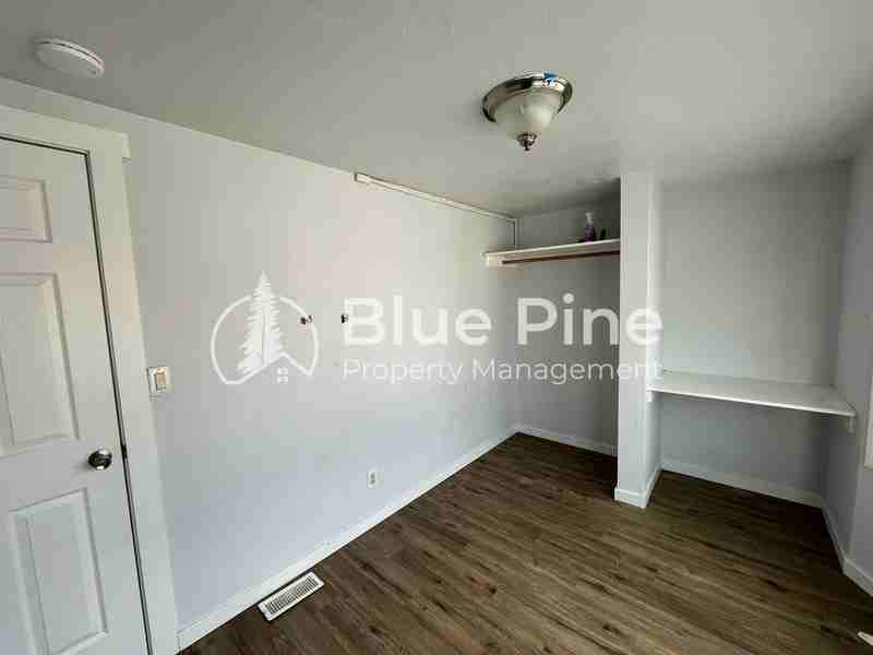 925 Wilson Ave #23 - Photo 3 of 5