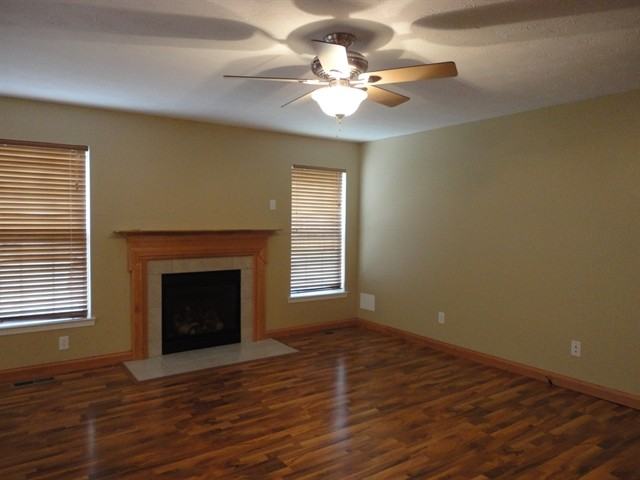 5350 Abby Loop Way - Photo 2 of 9