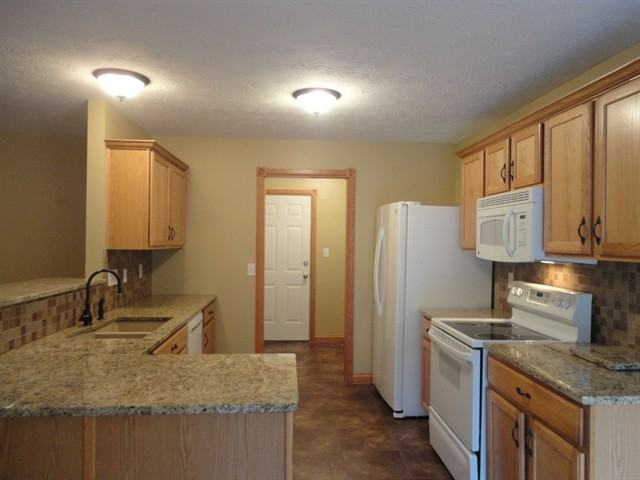5350 Abby Loop Way - Photo 3 of 9