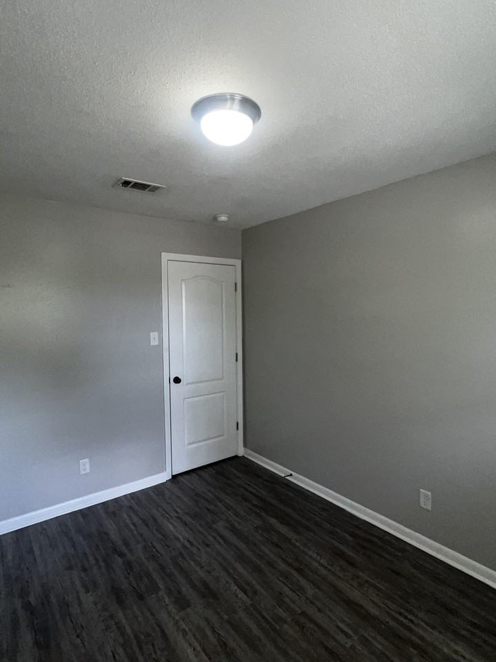 405 Paula Dr - Photo 6 of 17