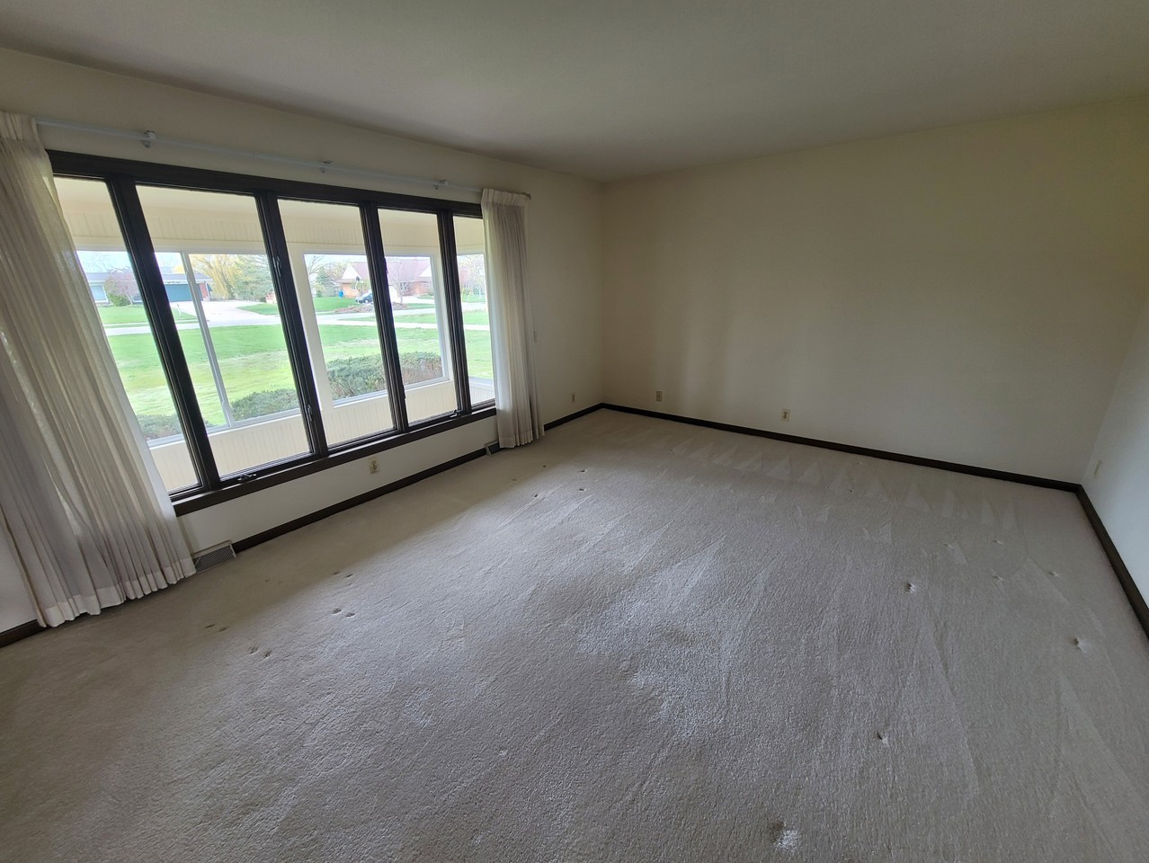 4737 61st St - Photo 3 of 21