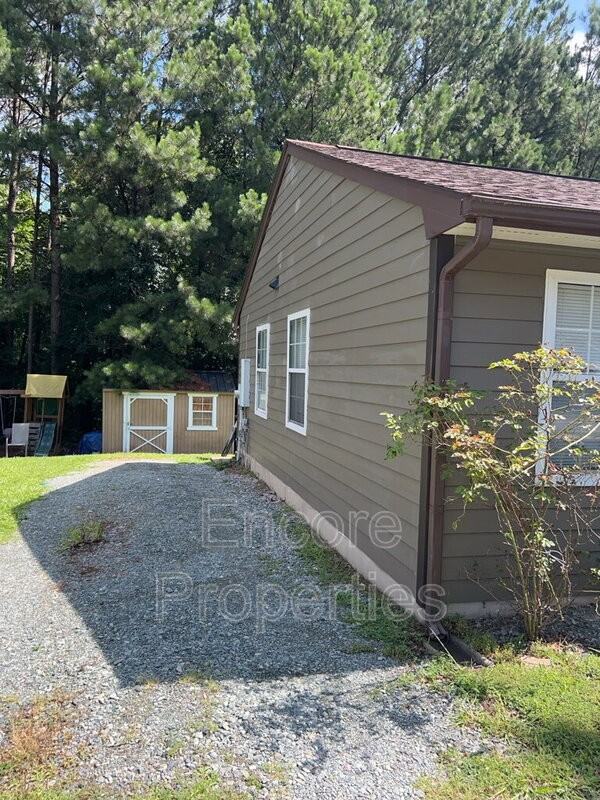 705 Piper St - Photo 2 of 5