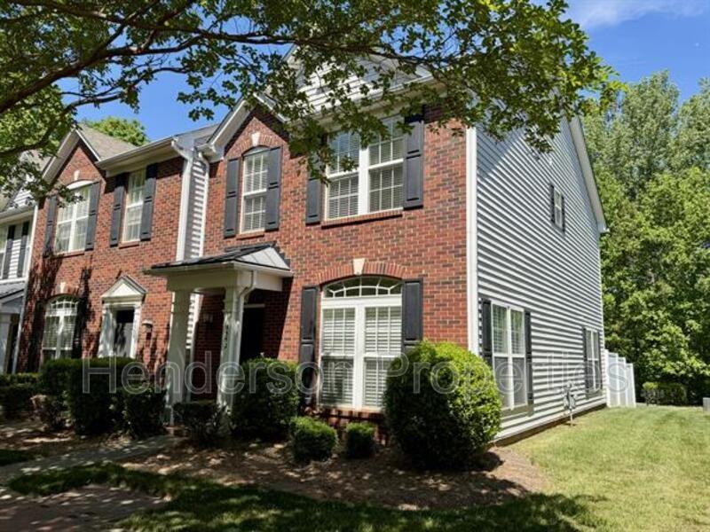 9552 Glenashley Dr - Photo 3 of 19