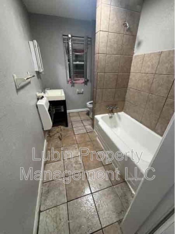1207 Cannon St - Photo 6 of 7