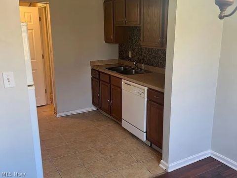 4320 E 167th St #C - Photo 3 of 12