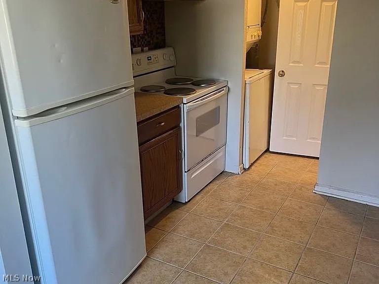 4320 E 167th St #C - Photo 4 of 12