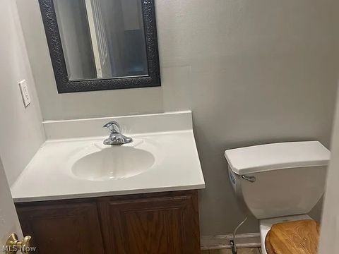 4320 E 167th St #C - Photo 5 of 12