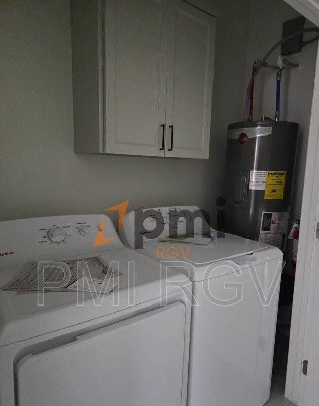 2605 Brookside Bent St #2 - Photo 5 of 16