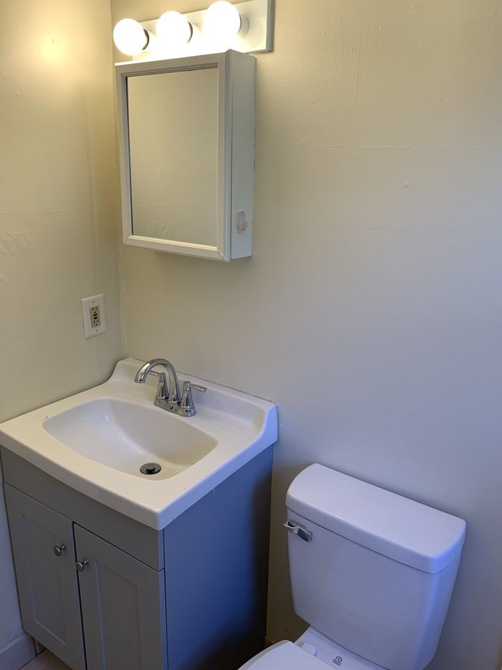 73 Careswell St #NA - Photo 6 of 16