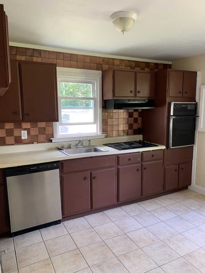 73 Careswell St #NA - Photo 7 of 16