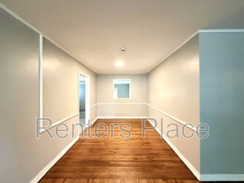 4689 S Troost Ave - Photo 4 of 21