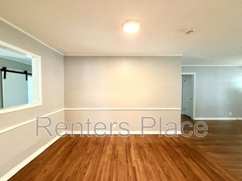 4689 S Troost Ave - Photo 6 of 21