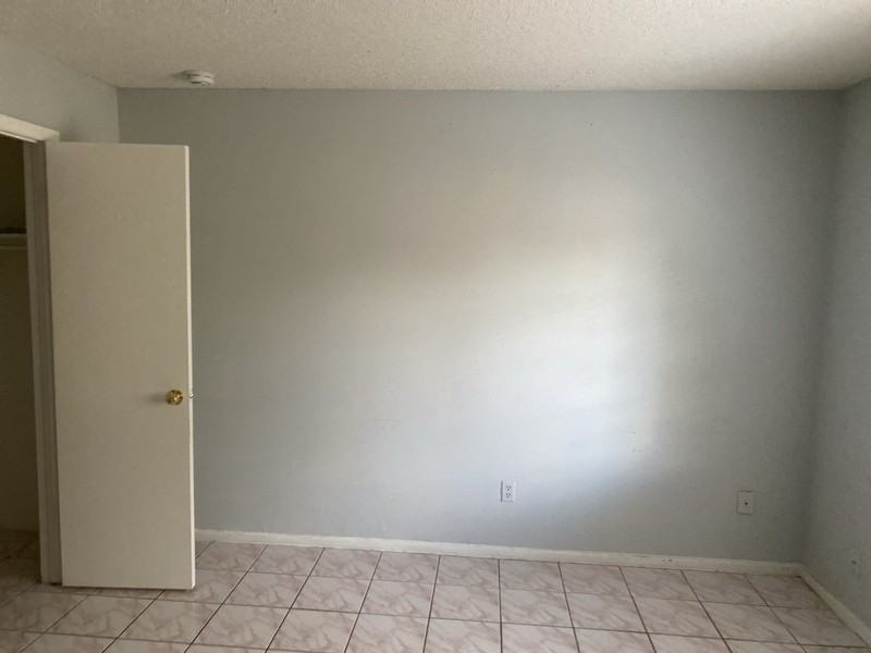 1913 Truman Rd - Photo 7 of 15