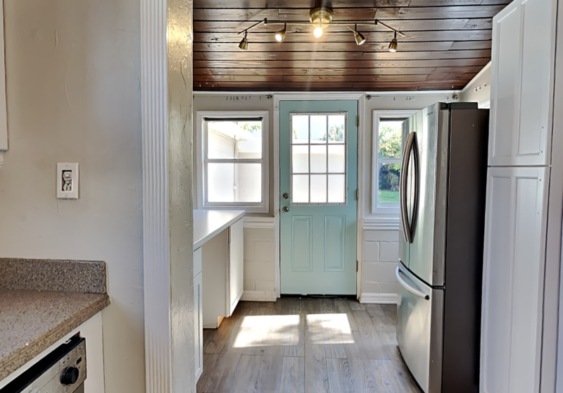 1518 Pinewood Dr - Photo 6 of 21