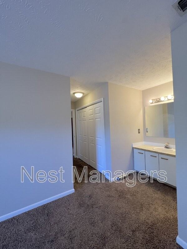 1018 Wood Creek Dr #9 - Photo 5 of 16