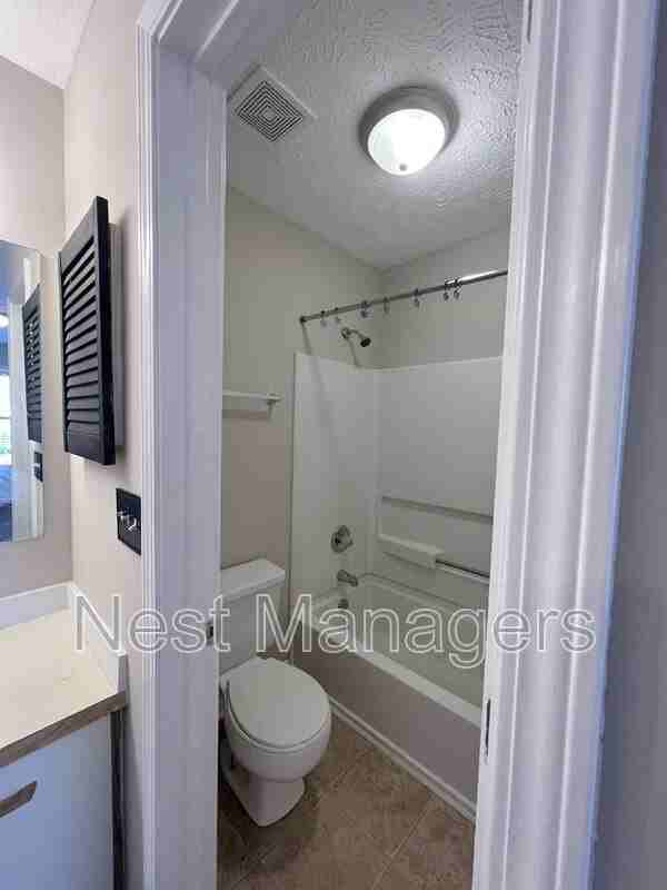 1018 Wood Creek Dr #9 - Photo 7 of 16