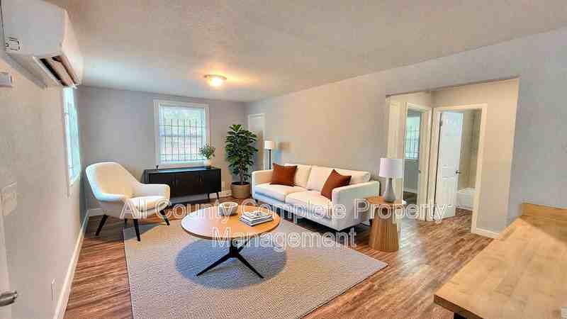 3018 Pearce St - Photo 3 of 22