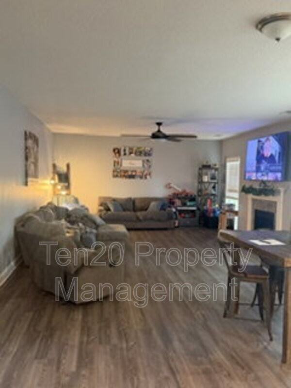 106 White Oak Pl - Photo 4 of 13