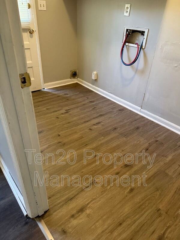 3249 Jottings Dr - Photo 3 of 22