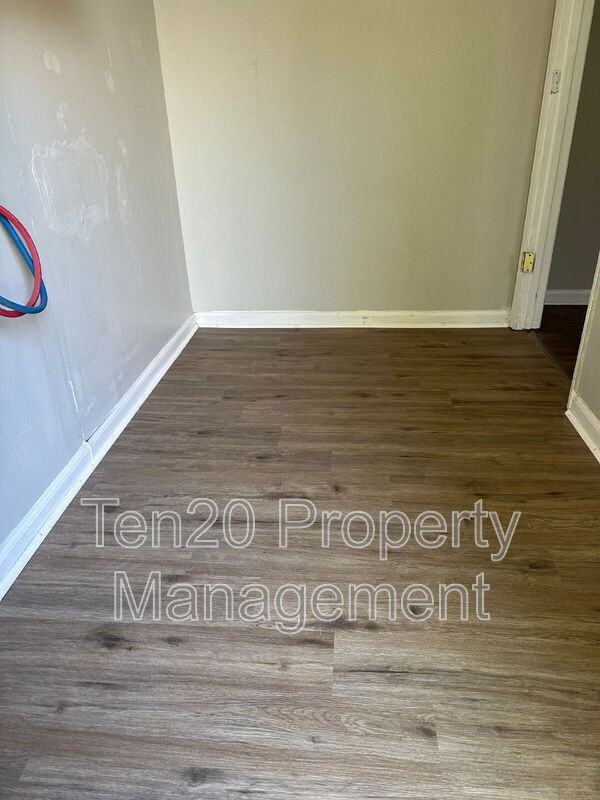 3249 Jottings Dr - Photo 4 of 22