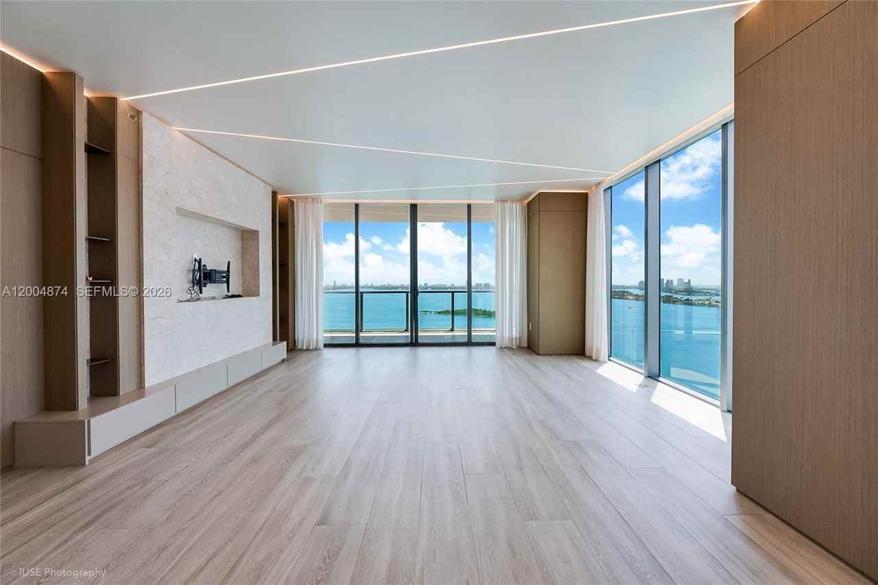 NE 24th St & Biscayne Blvd - Photo 2 of 14