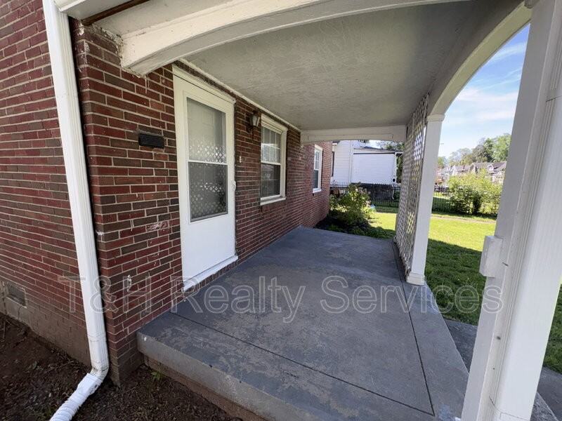 3509 Guilford Ave - Photo 3 of 26