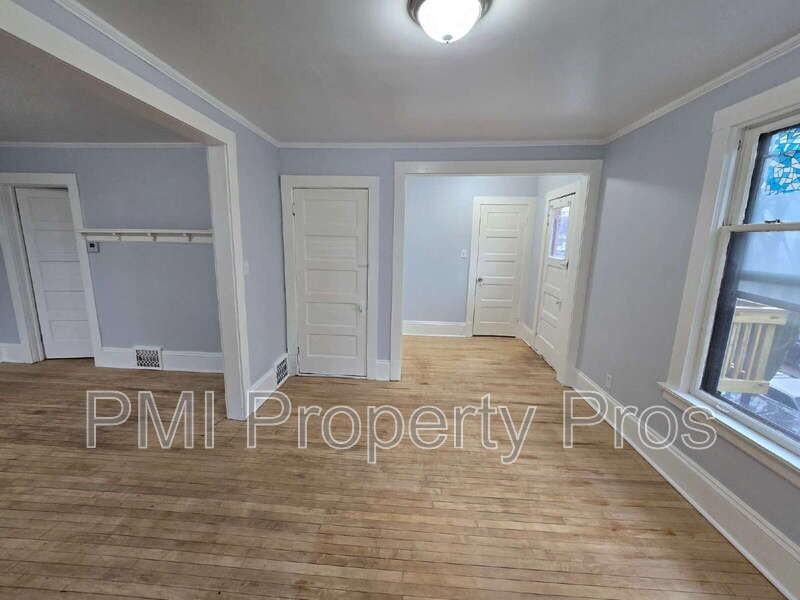 3111 W Walnut St - Photo 2 of 18