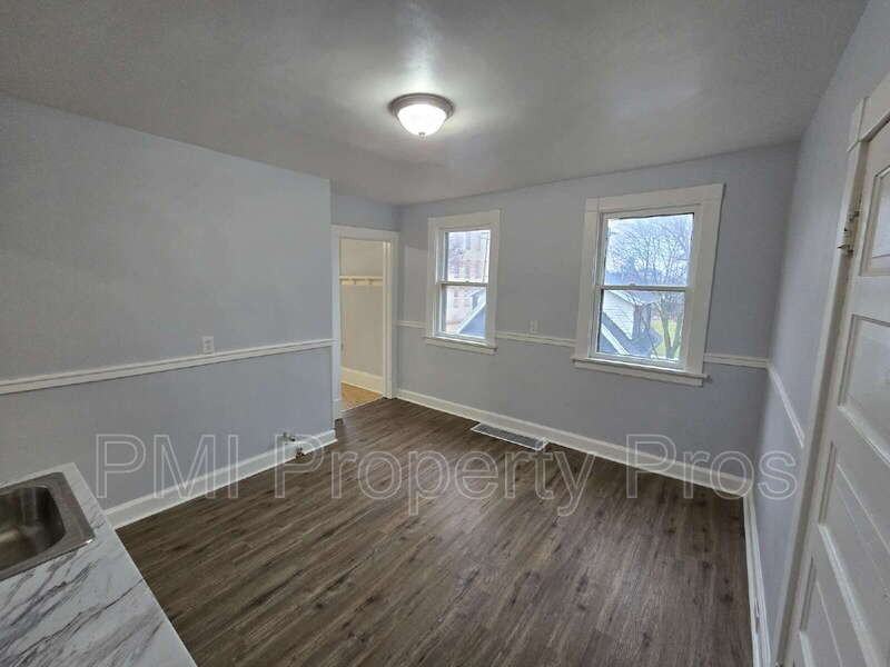 3111 W Walnut St - Photo 5 of 18