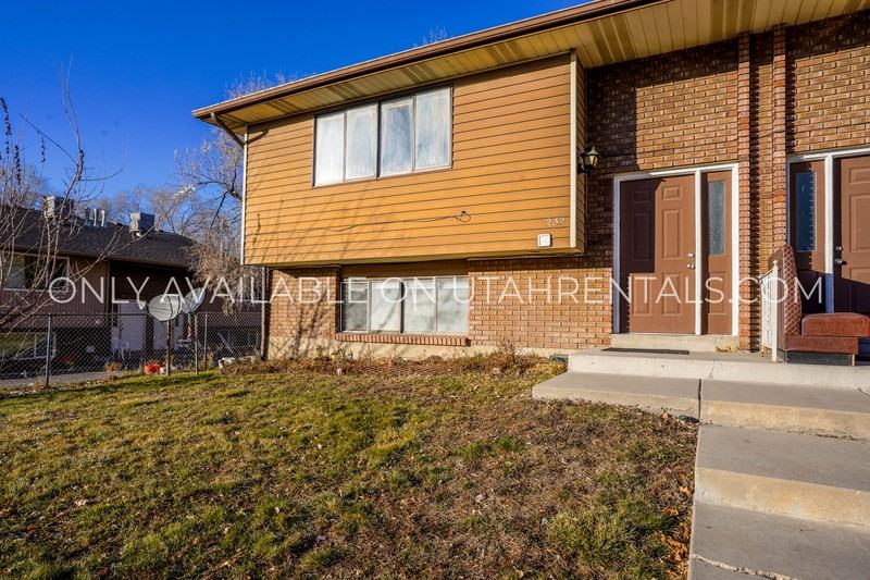 230 W Foxbridge Dr - Photo 2 of 15