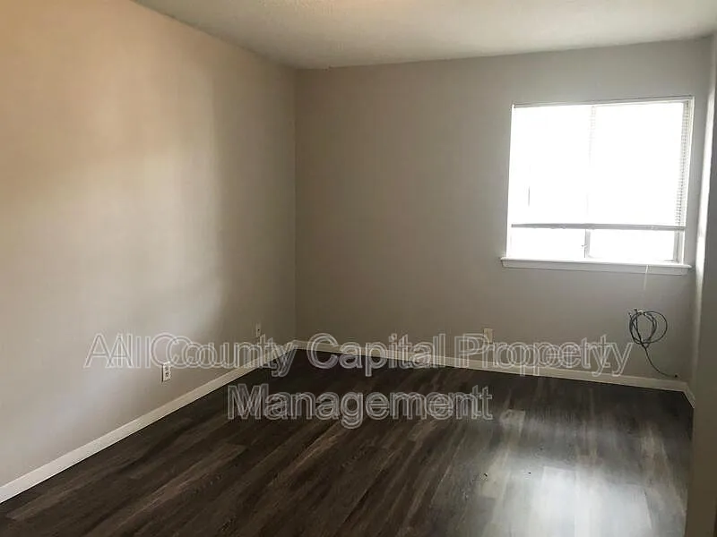 6508 S 1st St #101 - Photo 5 of 8