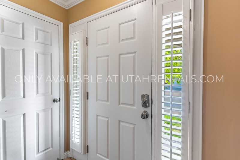 1156 Se - Photo 4 of 25