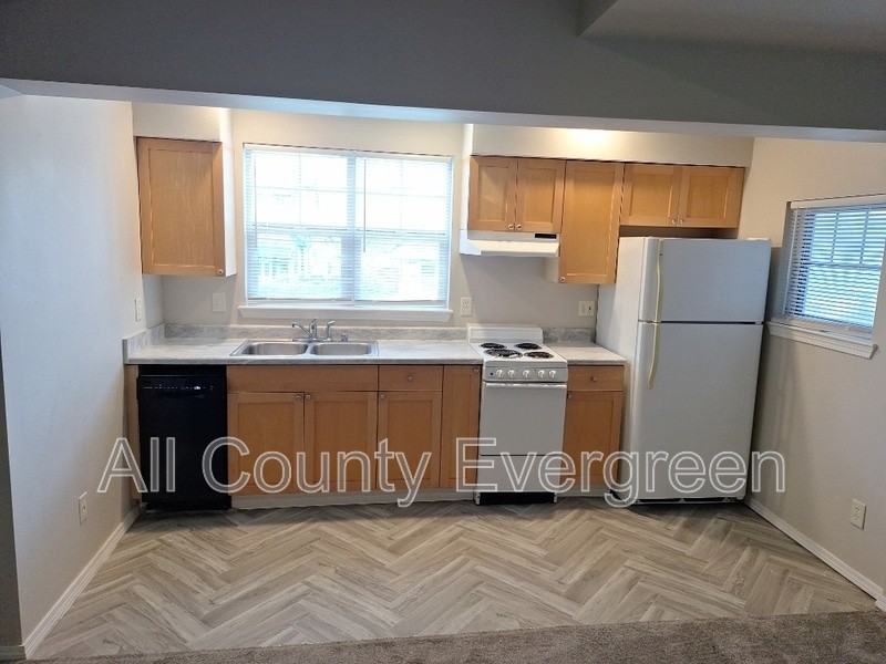 1015 9th St - Photo 3 of 10