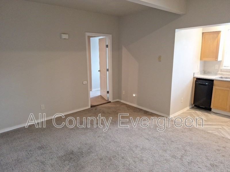 1015 9th St - Photo 7 of 10