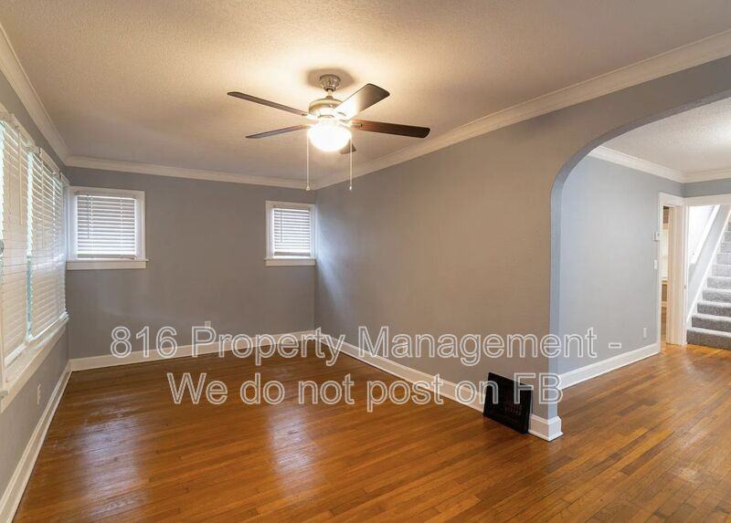 5815 Euclid Ave - Photo 4 of 23