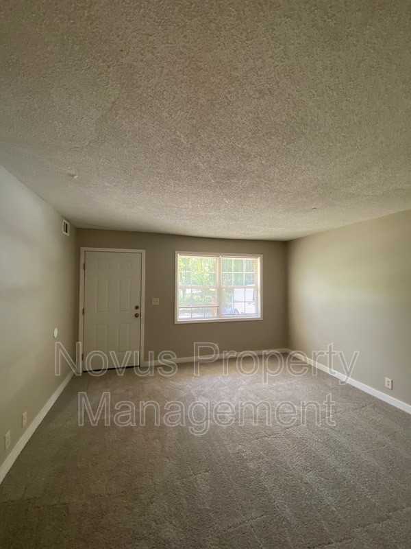 124 Bowen St #H - Photo 3 of 15