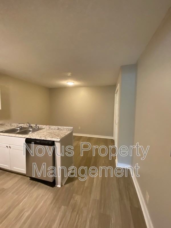 124 Bowen St #H - Photo 6 of 15