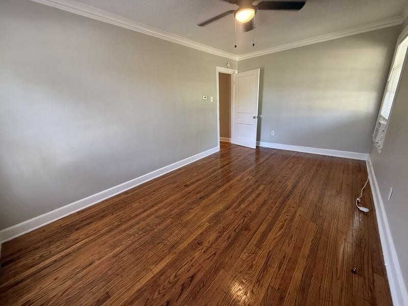 1621 Glenview Ave - Photo 3 of 21