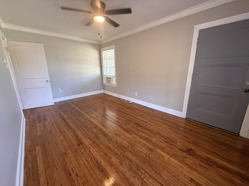 1621 Glenview Ave - Photo 4 of 21