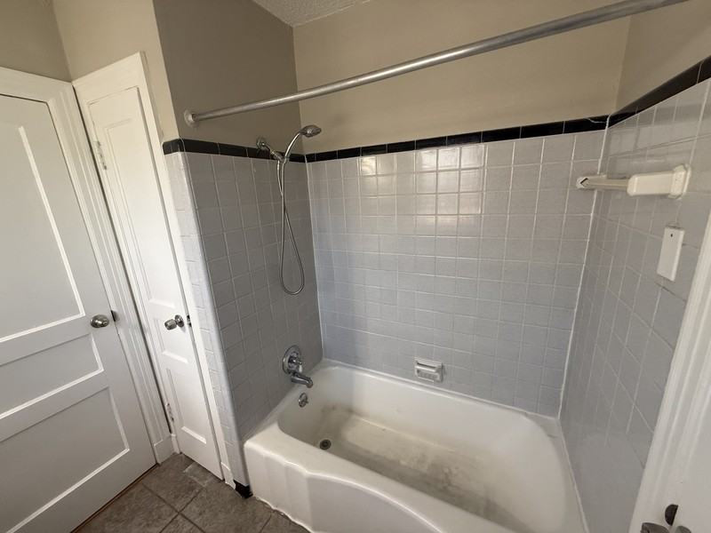 1621 Glenview Ave - Photo 7 of 21