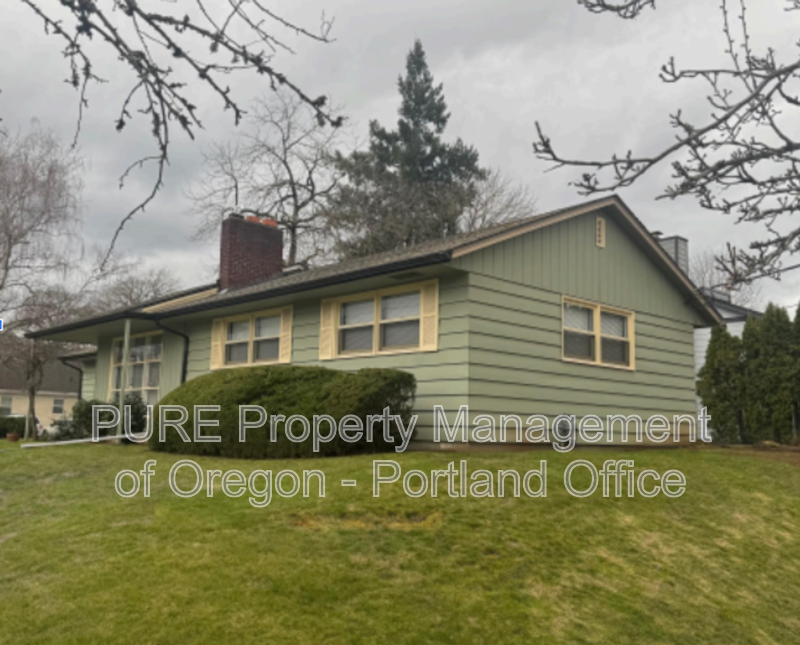 6733 N Stanford Ave - Photo 2 of 3