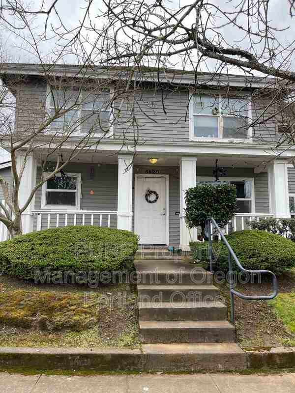 5628 N Harvard St - Photo 2 of 3