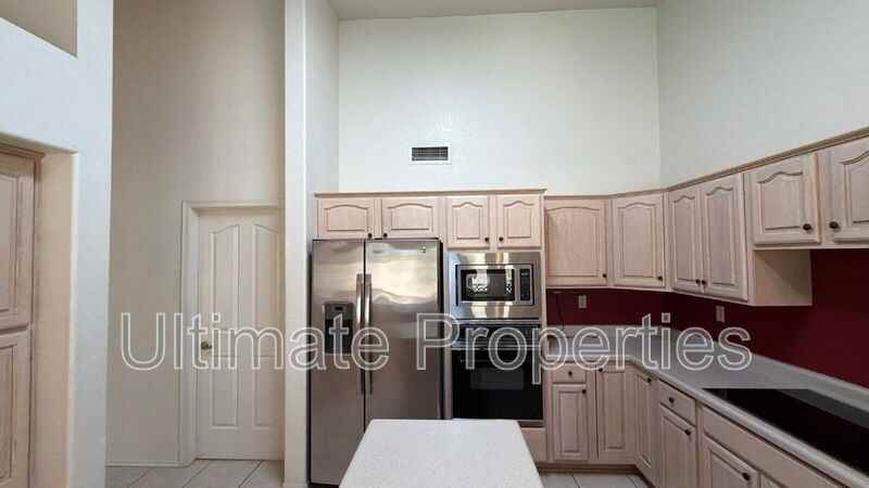 9716 W Escuda Dr - Photo 3 of 9