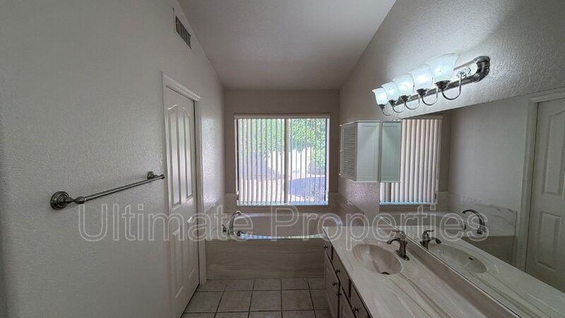 9716 W Escuda Dr - Photo 7 of 9