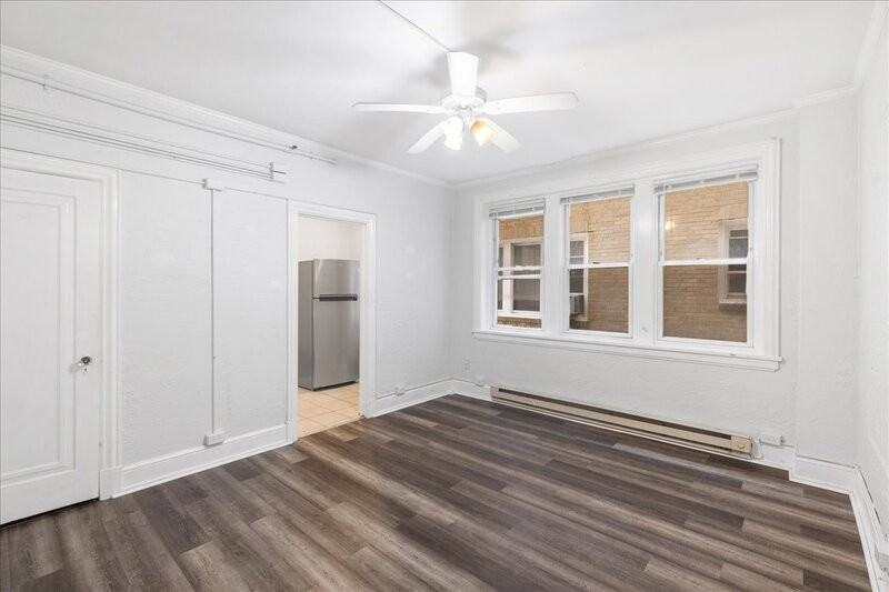 37 S Iowa Ave #5D - Photo 4 of 17