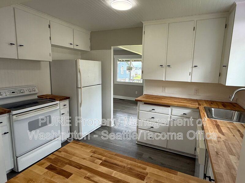 851 173rd St S - Photo 4 of 23