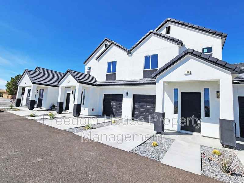 384 Erin St - Photo 2 of 40