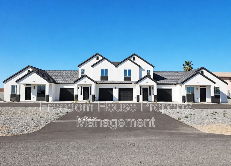 384 Erin St - Photo 3 of 40